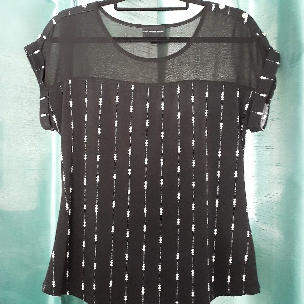 Black blouse with arrow print